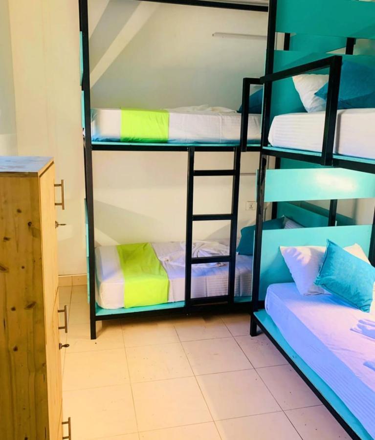 Vitamin Sea Hostel Inn Zuid-Dikwella Buitenkant foto