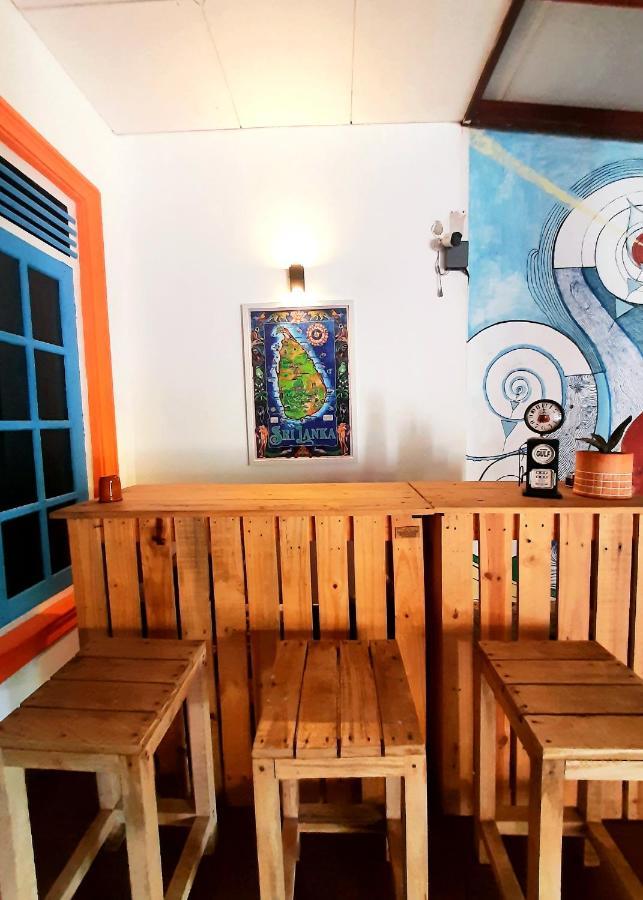 Vitamin Sea Hostel Inn Zuid-Dikwella Buitenkant foto