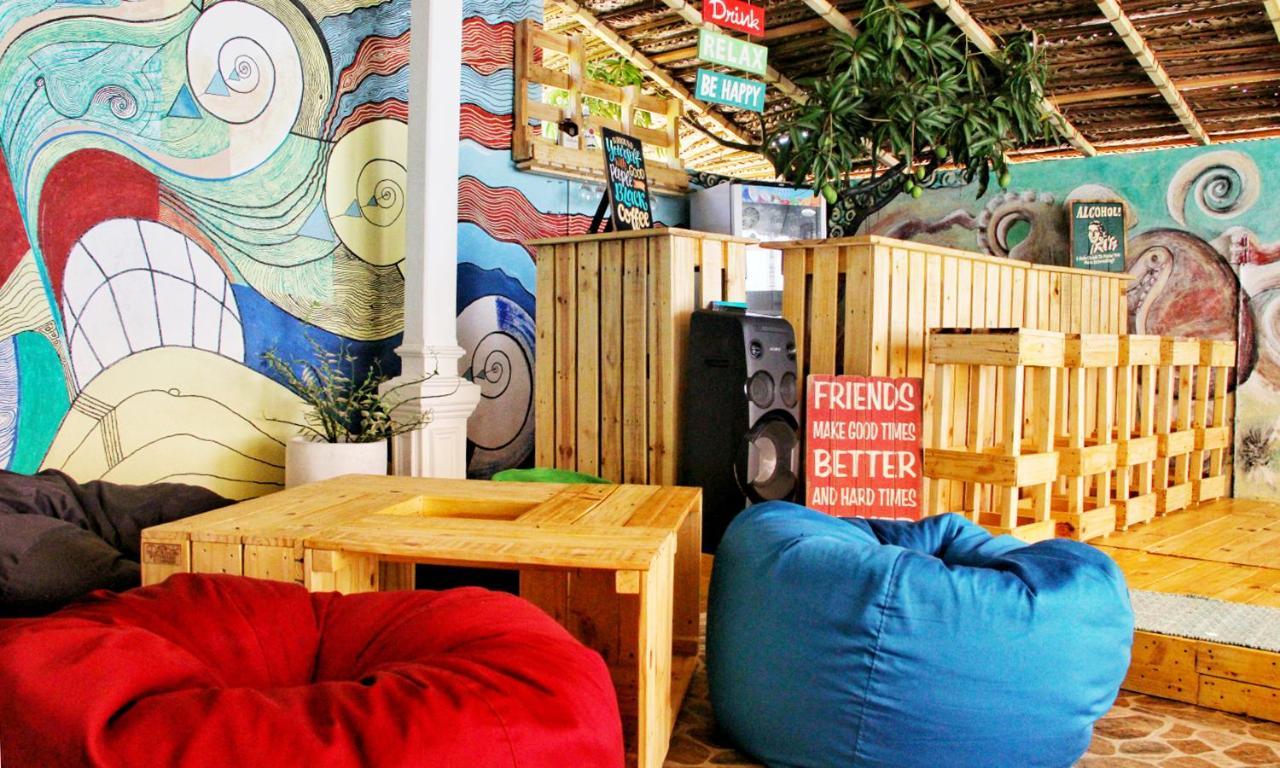 Vitamin Sea Hostel Inn Zuid-Dikwella Buitenkant foto